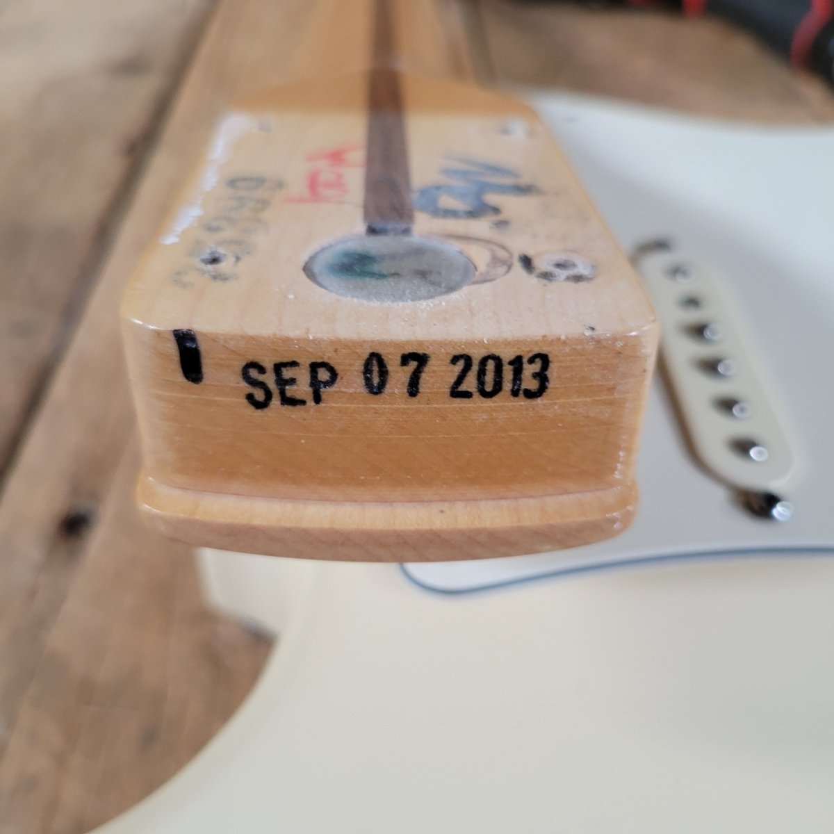 Fender Stratocaster American Standard 2013 Olympic White PLEK’d - Mahar's Vintage Guitars