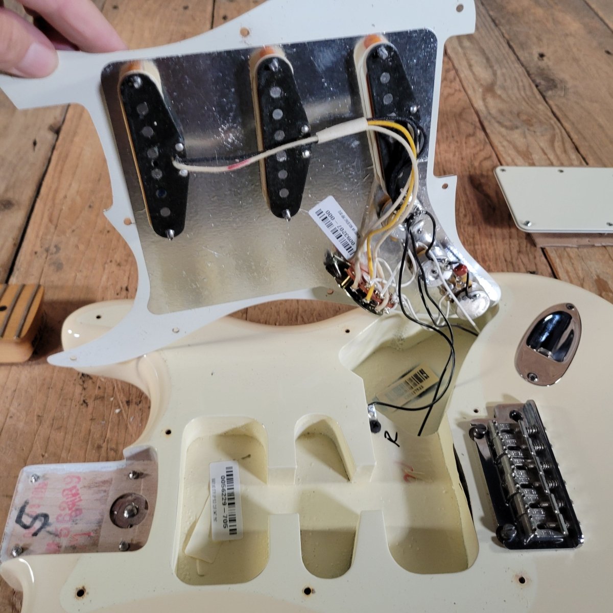 Fender Stratocaster American Standard 2013 Olympic White PLEK’d - Mahar's Vintage Guitars