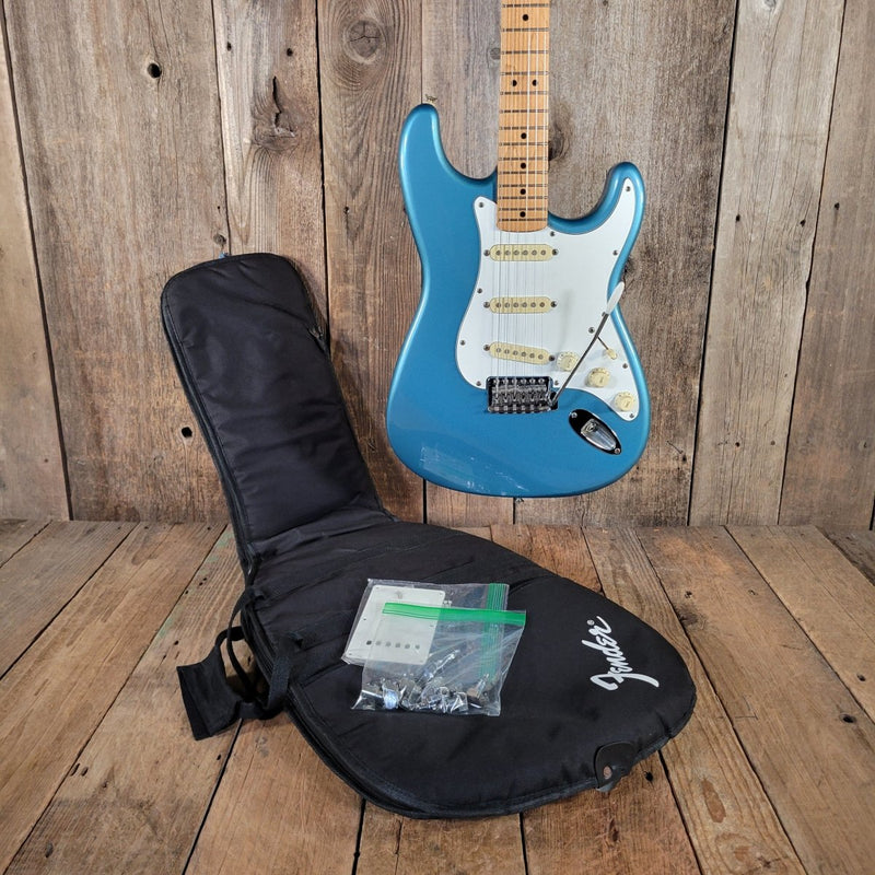 Fender Stratocaster MIM Lake Placid Blue 1992–93 w/ Gig Bag - Mahar's Vintage Guitars