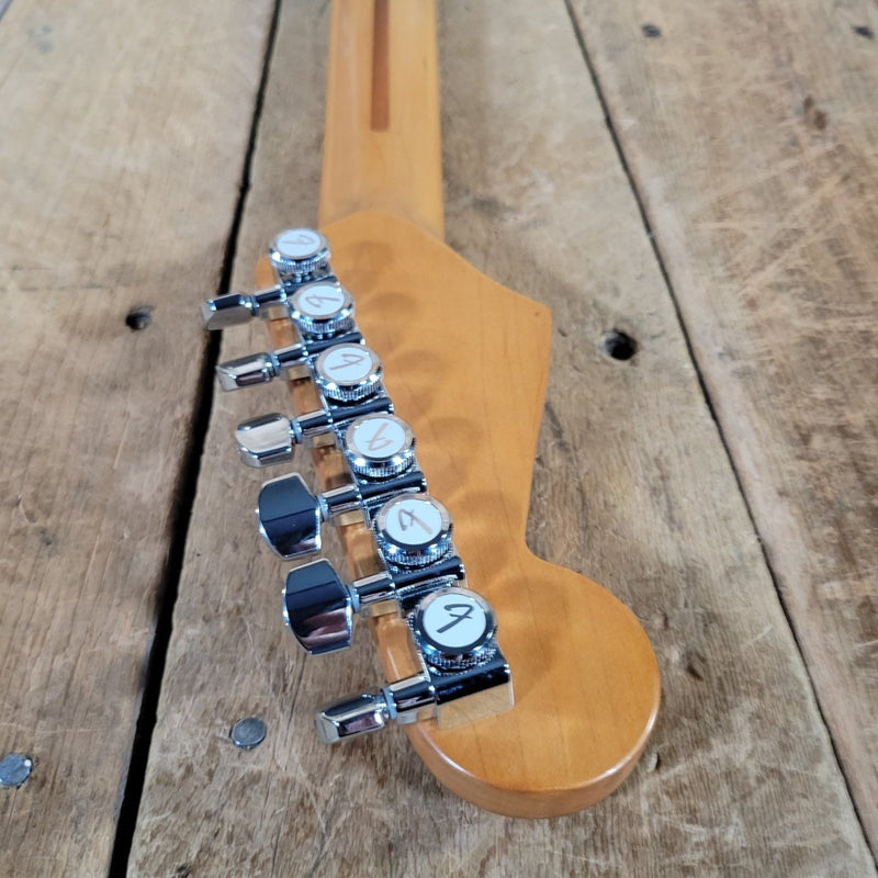 Fender Stratocaster MIM Lake Placid Blue 1992–93 w/ Gig Bag - Mahar's Vintage Guitars