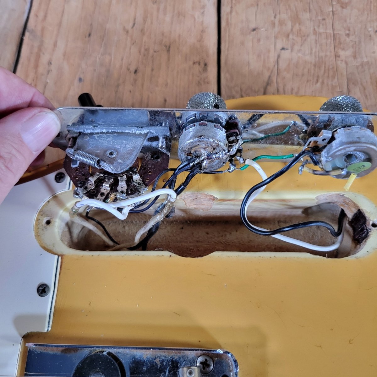 Fender Telecaster Blonde 1967 Rosewood Fretboard w/ Original Case - Mahar's Vintage Guitars