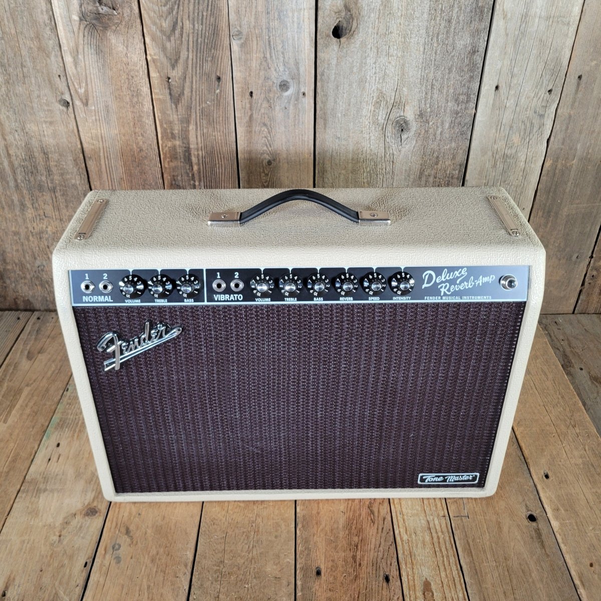 Fender Tonemaster Deluxe Reverb 2021 – Blonde, Lightweight Digital Amp - Mahar's Vintage Guitars