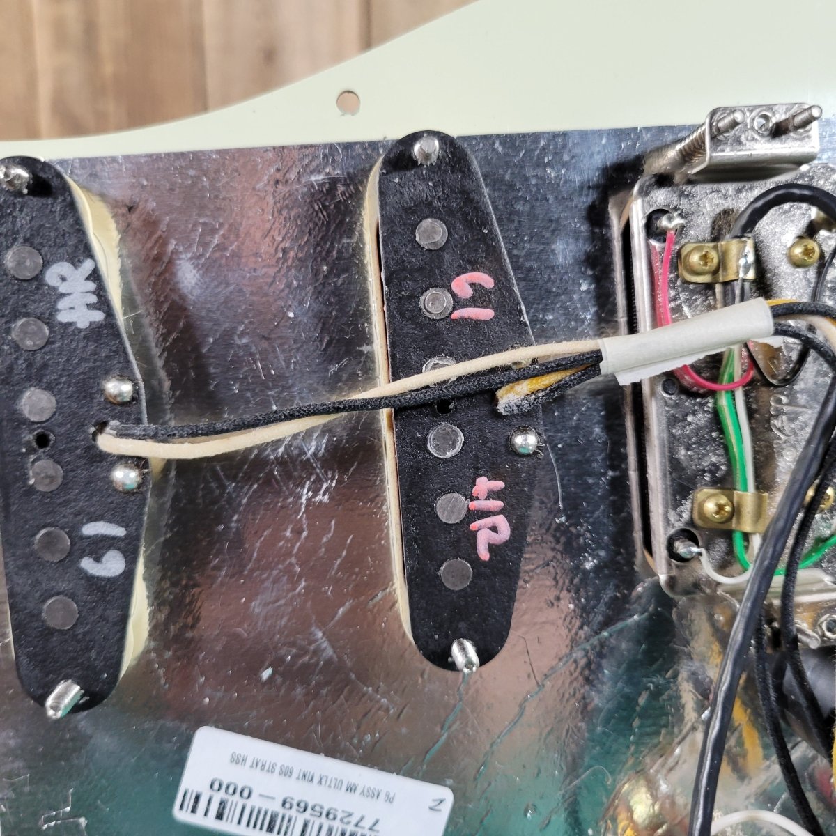 Fender Ultra Luxe Vintage 60s Stratocaster HSS Sea Foam Green 2025 - Mahar's Vintage Guitars