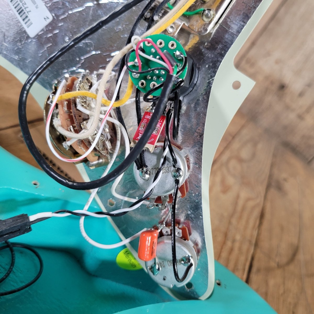 Fender Ultra Luxe Vintage 60s Stratocaster HSS Sea Foam Green 2025 - Mahar's Vintage Guitars