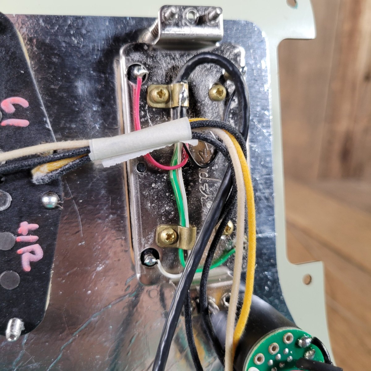 Fender Ultra Luxe Vintage 60s Stratocaster HSS Sea Foam Green 2025 - Mahar's Vintage Guitars