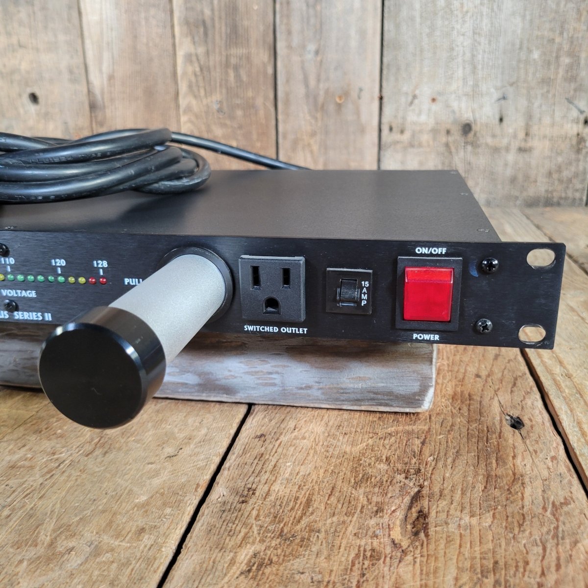 Furman PL-PLUS Series II AC Power Conditioner and Surge Suppressor - Mahar's Vintage Guitars