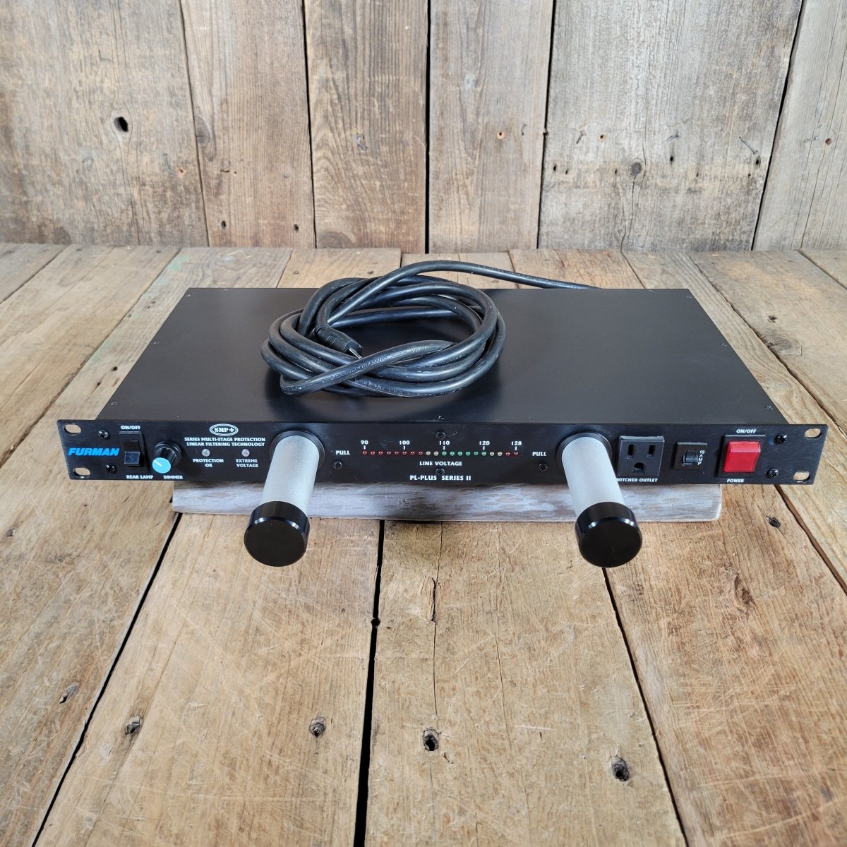 Furman PL-PLUS Series II AC Power Conditioner and Surge Suppressor - Mahar's Vintage Guitars