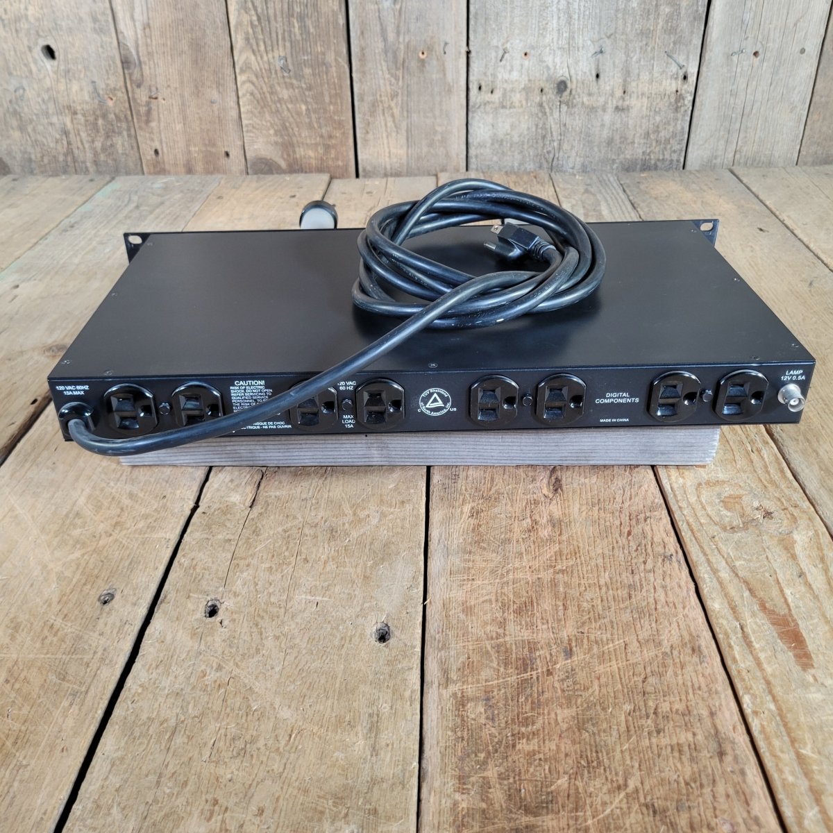 Furman PL-PLUS Series II AC Power Conditioner and Surge Suppressor - Mahar's Vintage Guitars
