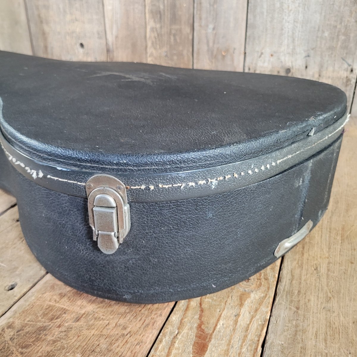Gibson 1970 Black Tolex Hard Case ES-175 J-45 Era Very Good - Mahar's Vintage Guitars
