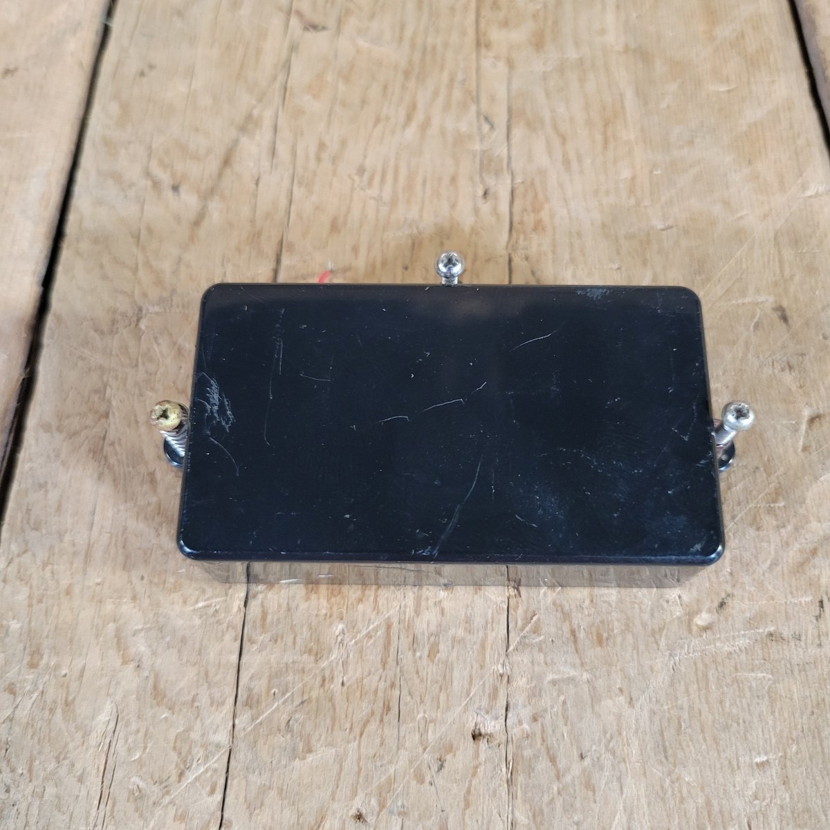 Gibson 1970s L6 - S Deluxe Pickup Black NOS Bridge Pickup - Mahar's Vintage Guitars