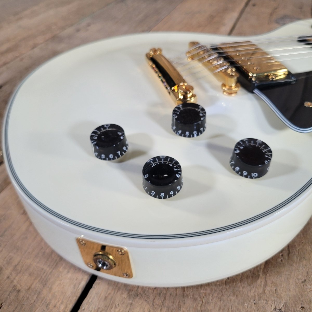 Gibson 1989 Les Paul Custom Alpine White w/ Original Case Near Mint - Mahar's Vintage Guitars