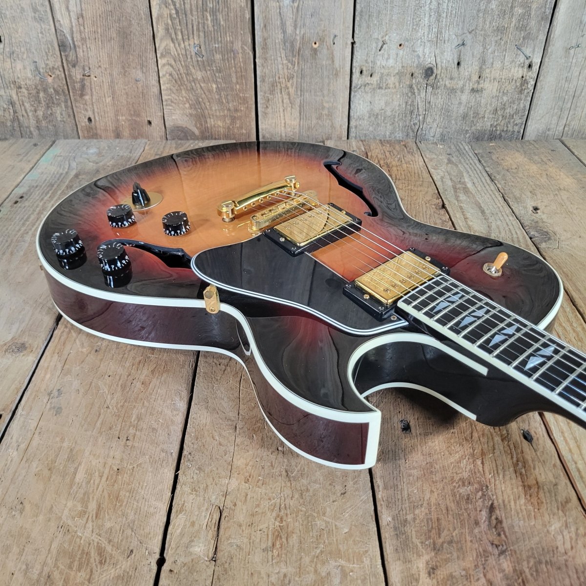 ギブソン　es137 custom Gibson ES-137 Custom Sunburst PAF Gold Hardware | Mahar's