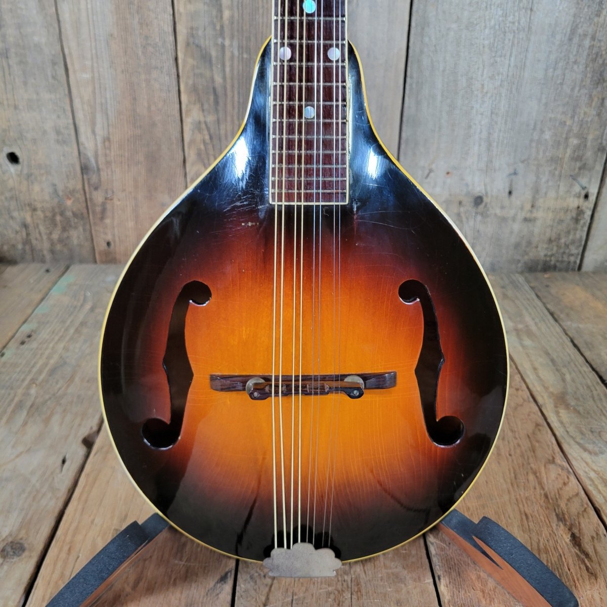 Gibson A - 50 Mandolin 1946 with Original Case - Mahar's Vintage Guitars