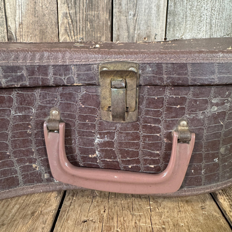 Gibson Alligator case for LG guitars LG - 3, LG - 2,LG - 1, LG - 0 1958 1959 1960 - Mahar's Vintage Guitars