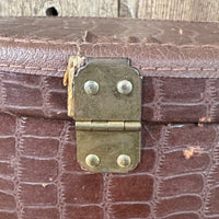 Gibson Alligator case for LG guitars LG - 3, LG - 2,LG - 1, LG - 0 1958 1959 1960 - Mahar's Vintage Guitars