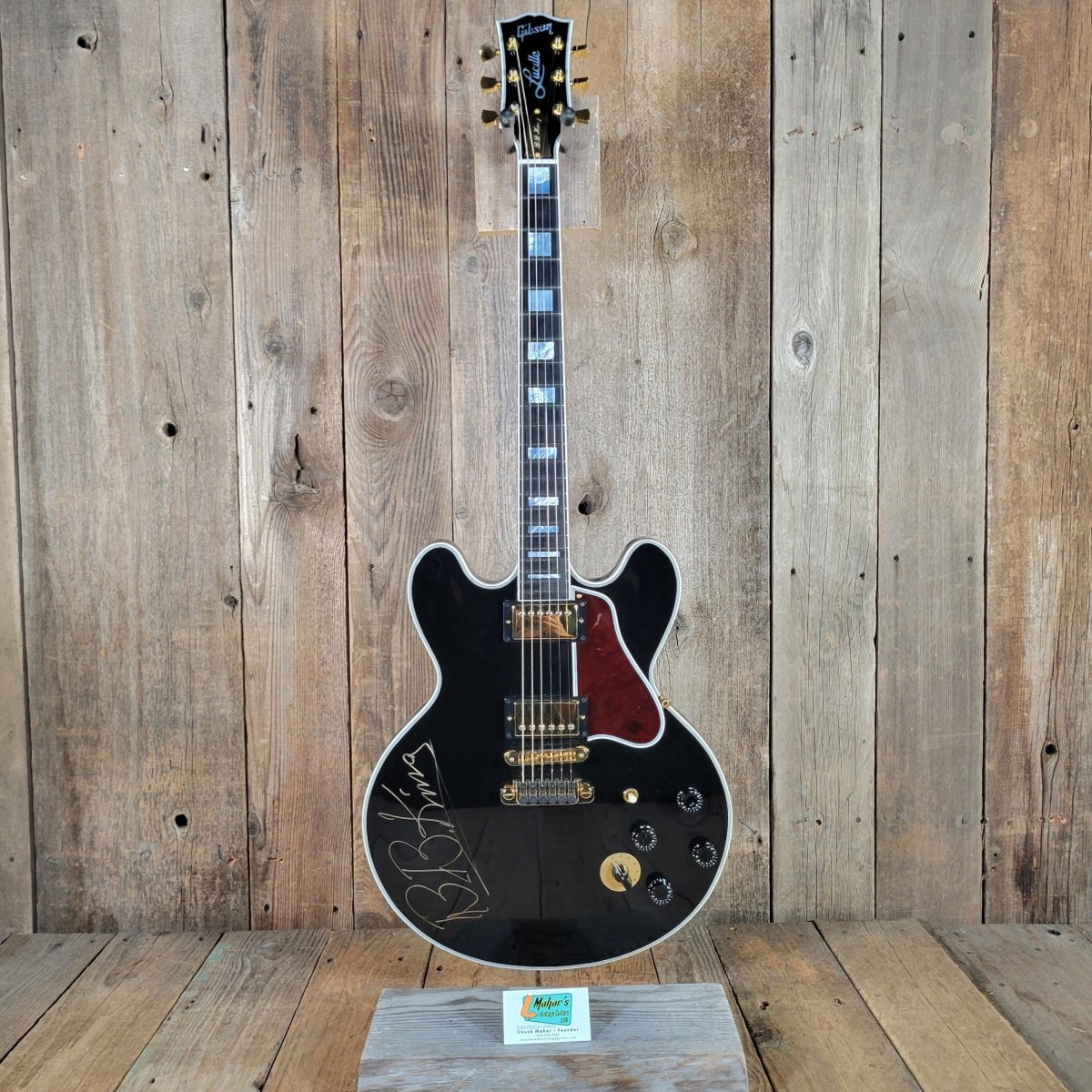 Gibson B.B. King "Lucille" Signature 2004 — Signed by B.B. King - Mahar's Vintage Guitars