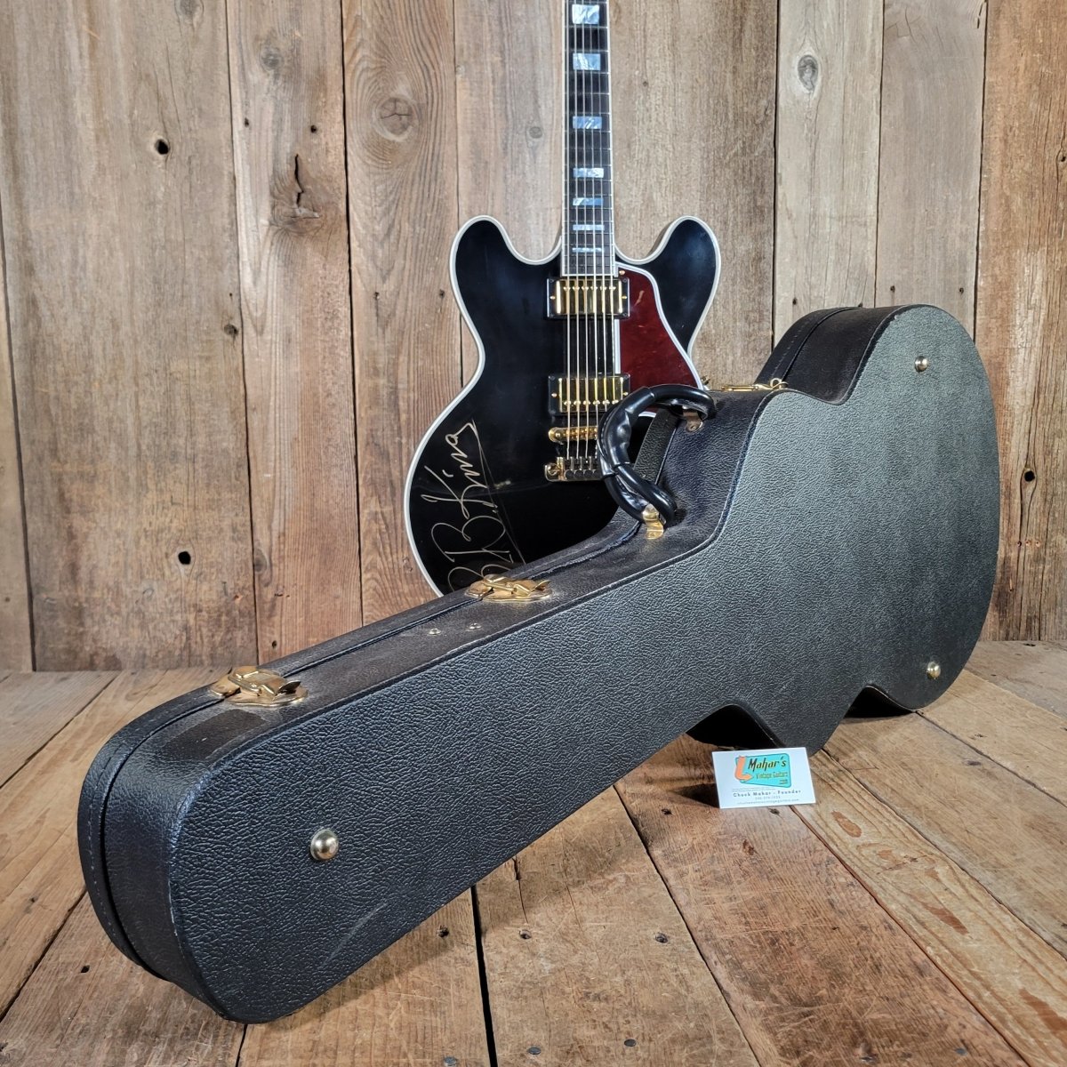 Gibson B.B. King "Lucille" Signature 2004 — Signed by B.B. King - Mahar's Vintage Guitars
