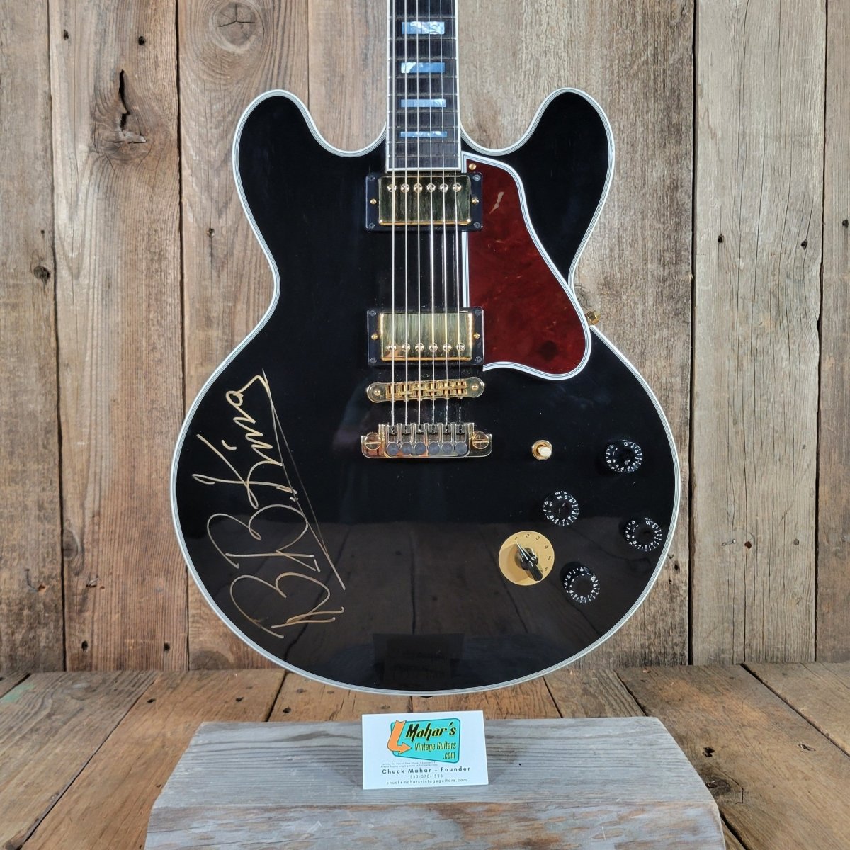 Gibson B.B. King "Lucille" Signature 2004 — Signed by B.B. King - Mahar's Vintage Guitars