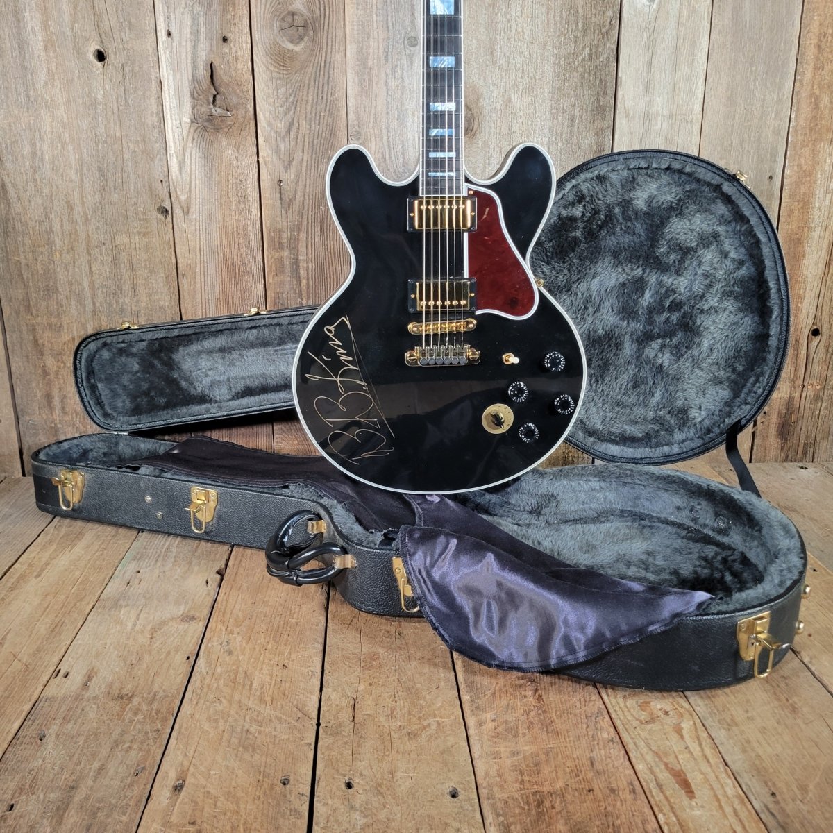 Gibson B.B. King "Lucille" Signature 2004 — Signed by B.B. King - Mahar's Vintage Guitars