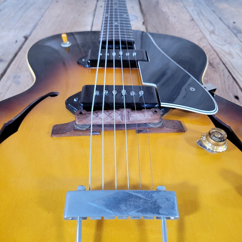 Gibson ES - 125 TD 1957 – All Original, Clean Vintage Archtop with Modern Hard Case - Mahar's Vintage Guitars