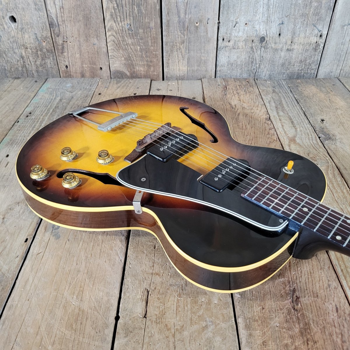 Gibson ES - 125 TD 1957 – All Original, Clean Vintage Archtop with Modern Hard Case - Mahar's Vintage Guitars
