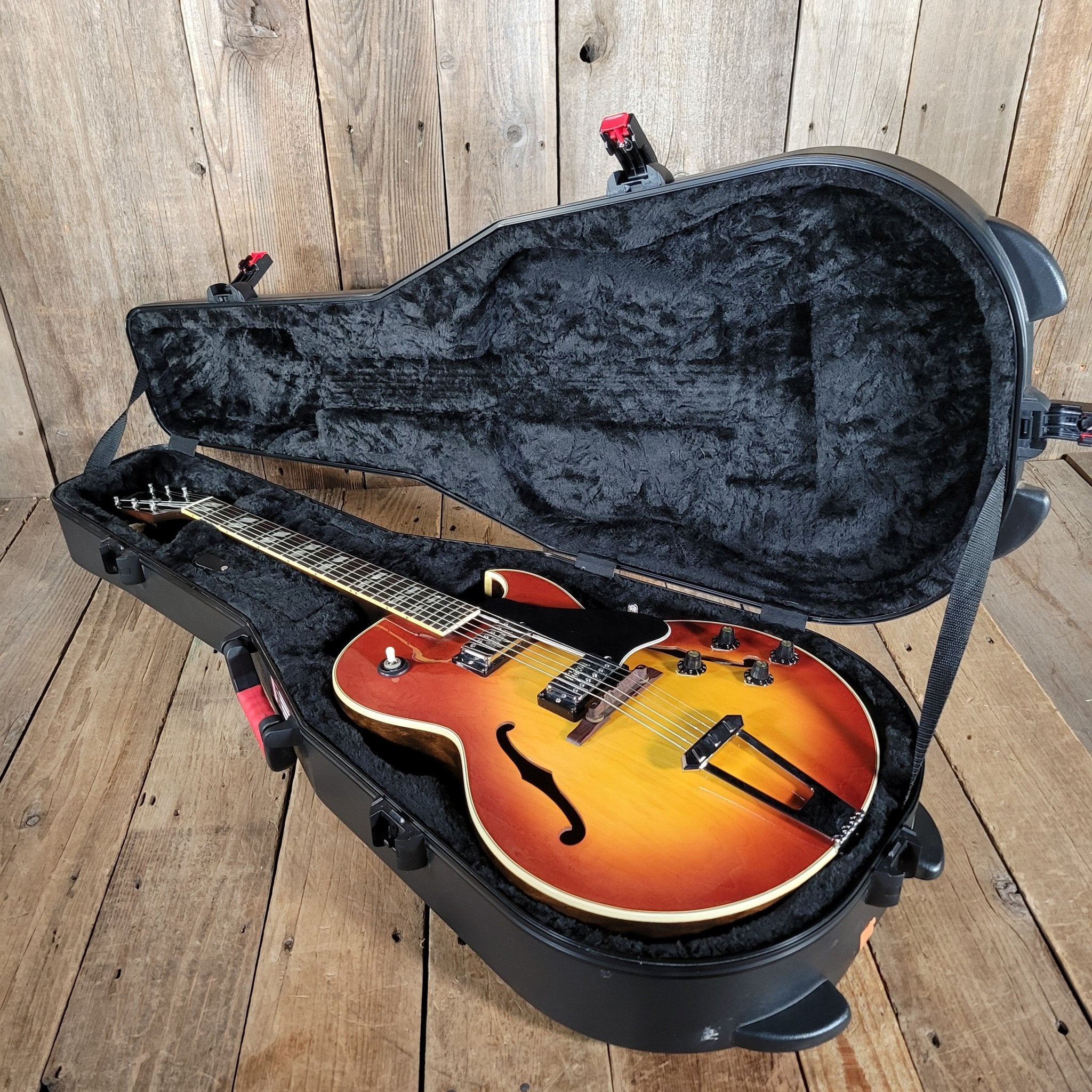 Gibson ES-175D 1972 Hollow Body Electric Guitar – Near Mint