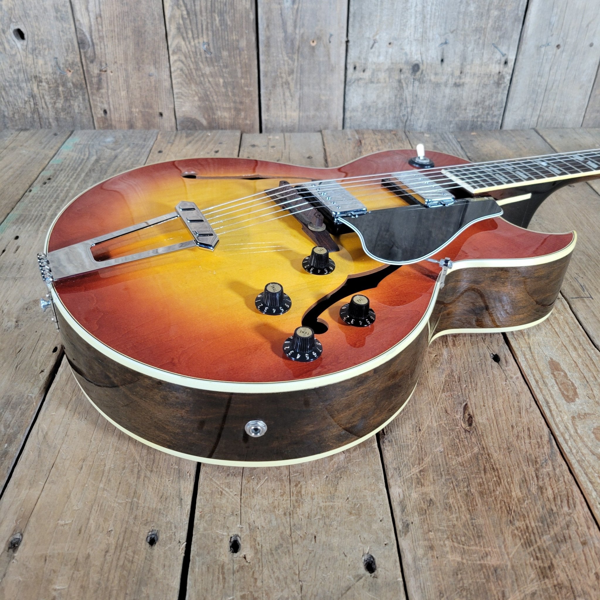 Gibson ES-175D 1972 Hollow Body Electric Guitar – Near Mint
