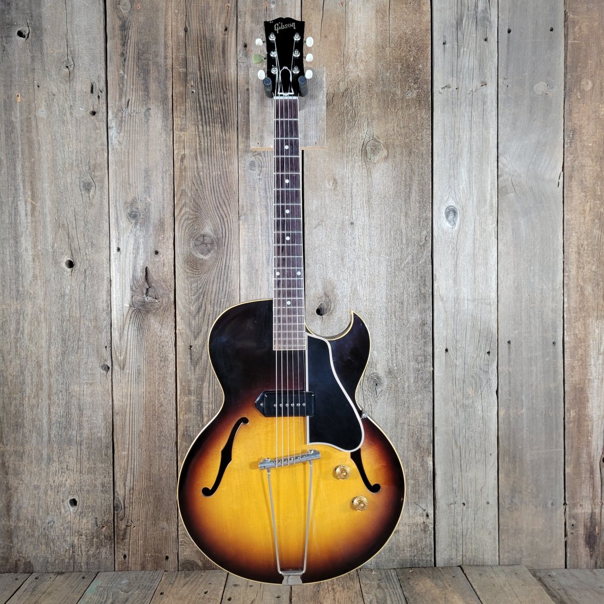 Gibson ES - 225T 1958 – Vintage Sunburst Hollowbody Electric Guitar with Original P - 90 Pickup - Mahar's Vintage Guitars