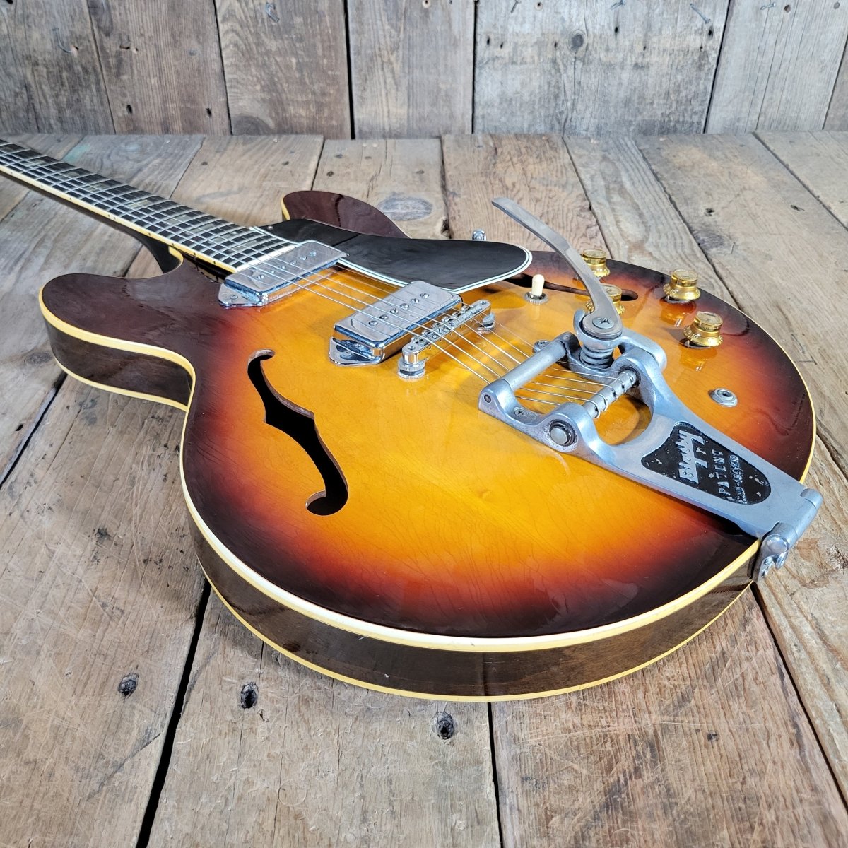 Gibson ES - 330 Sunburst 1966 All Original Factory Bigsby - Mahar's Vintage Guitars