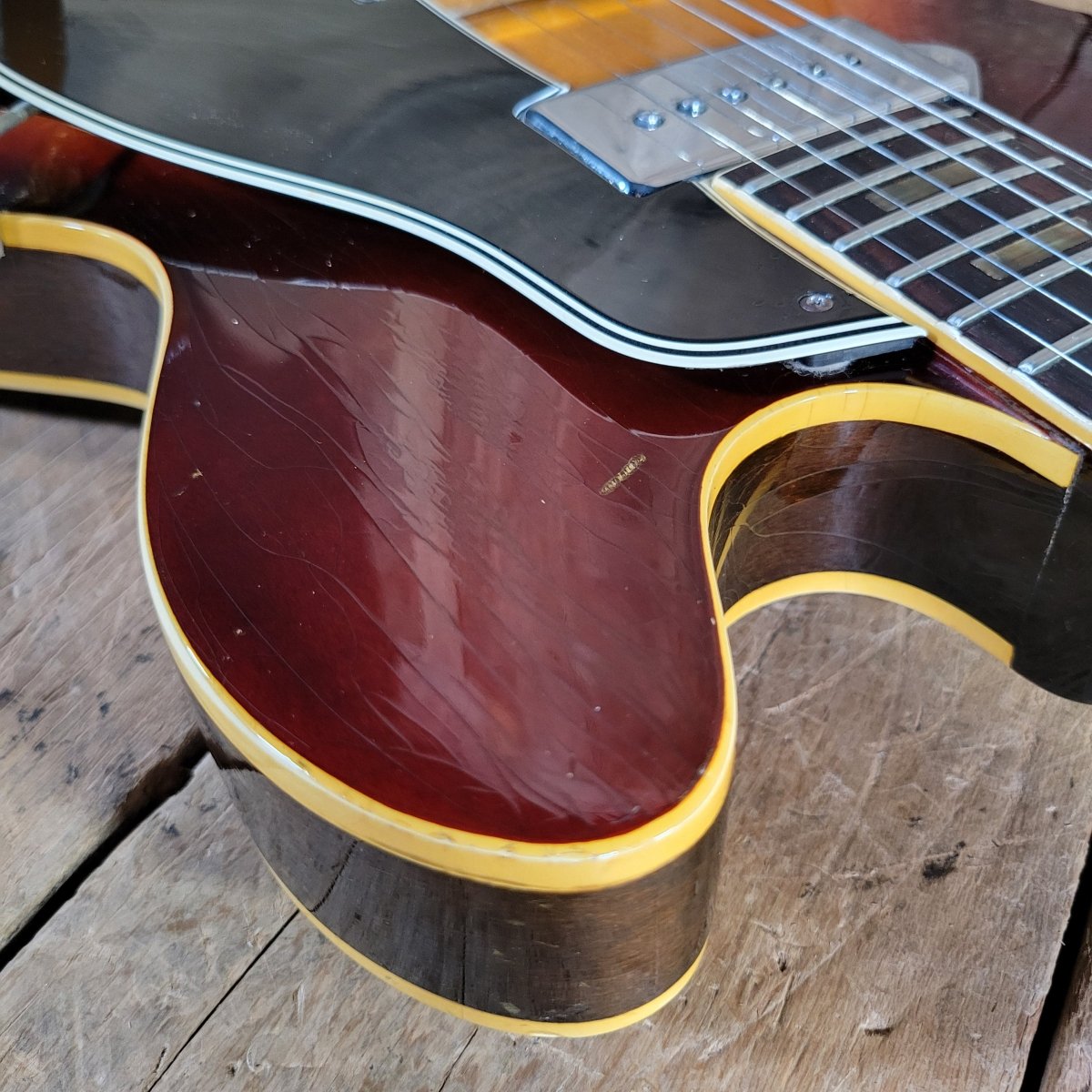 Gibson ES - 330 Sunburst 1966 All Original Factory Bigsby - Mahar's Vintage Guitars