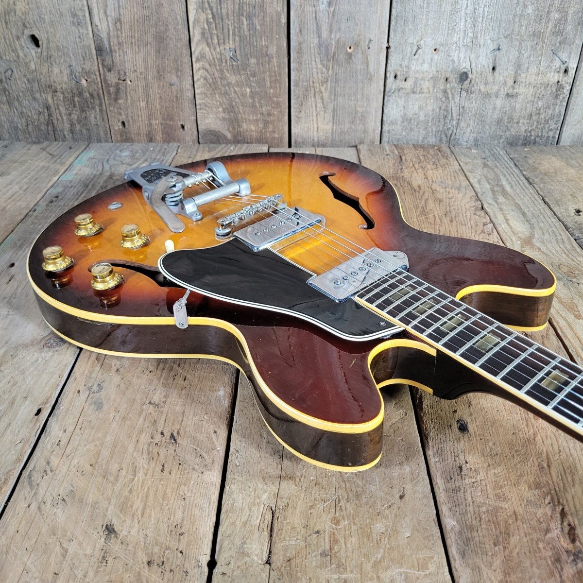 Gibson ES - 330 Sunburst 1966 All Original Factory Bigsby - Mahar's Vintage Guitars