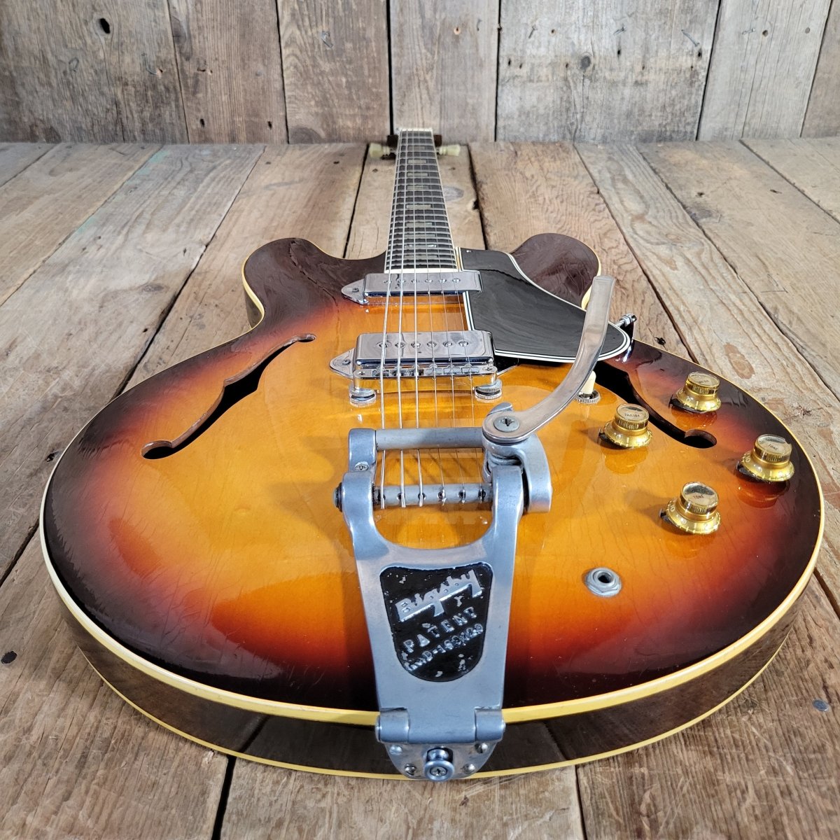 Gibson ES - 330 Sunburst 1966 All Original Factory Bigsby - Mahar's Vintage Guitars