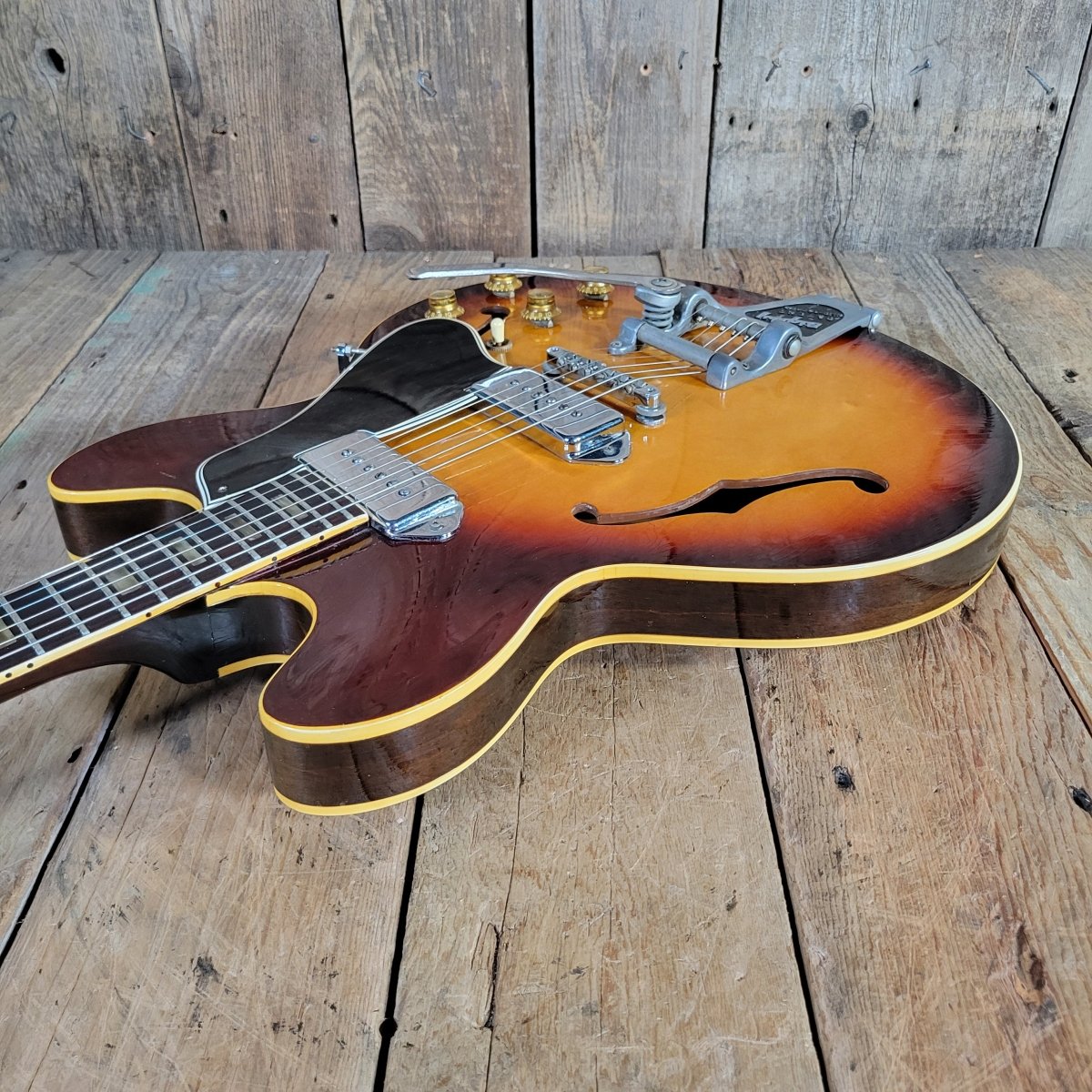 Gibson ES - 330 Sunburst 1966 All Original Factory Bigsby - Mahar's Vintage Guitars