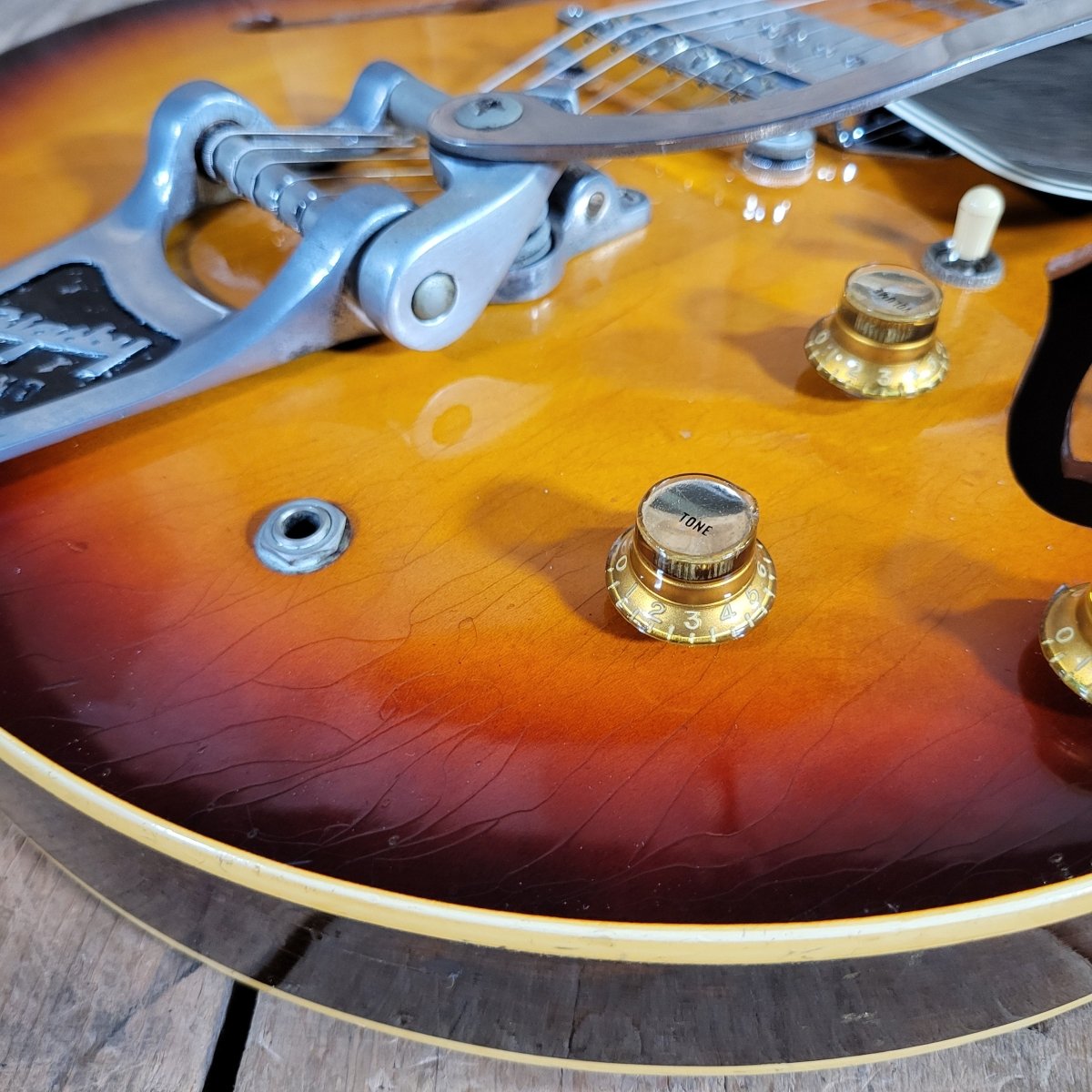 Gibson ES - 330 Sunburst 1966 All Original Factory Bigsby - Mahar's Vintage Guitars