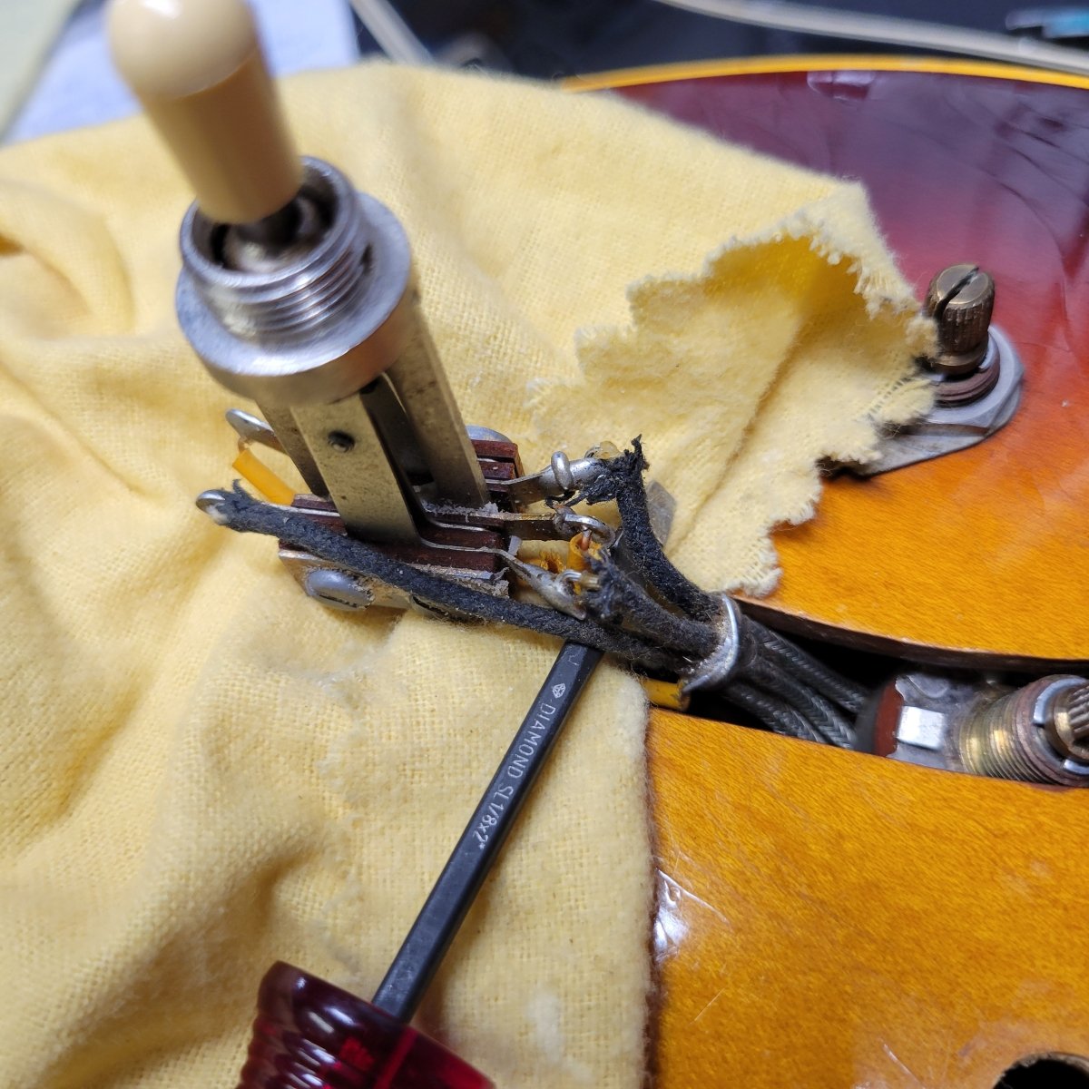 Gibson ES - 330 Sunburst 1966 All Original Factory Bigsby - Mahar's Vintage Guitars