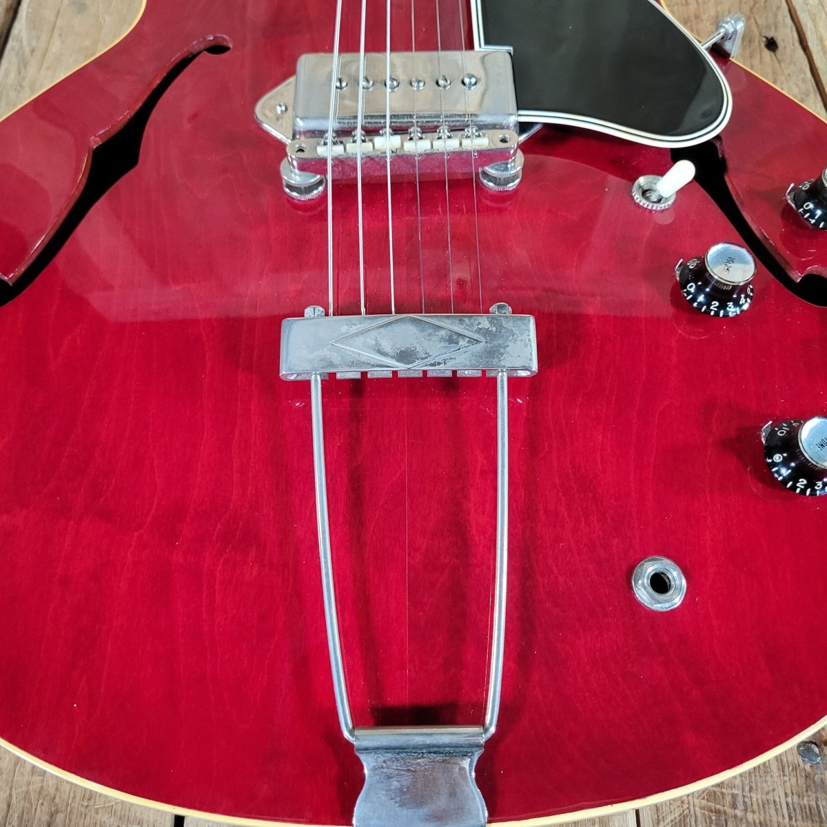 Gibson ES - 330TD 1964 Transparent Cherry - Mahar's Vintage Guitars