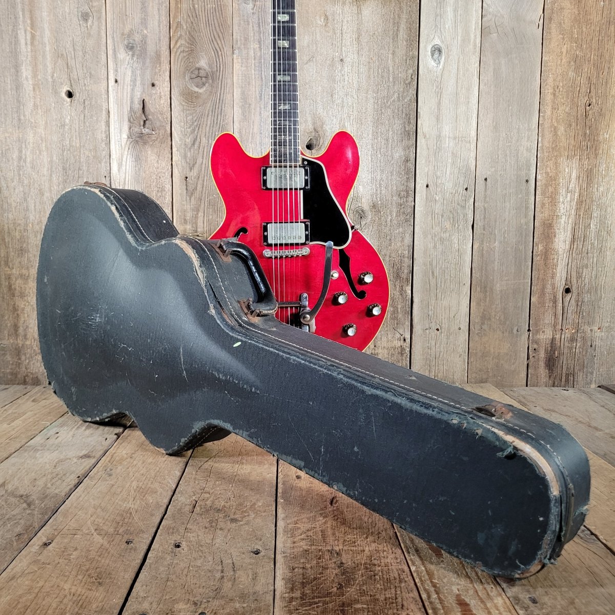 Gibson ES - 335 TDC 1965 Factory Bigsby With Original Case - Mahar's Vintage Guitars