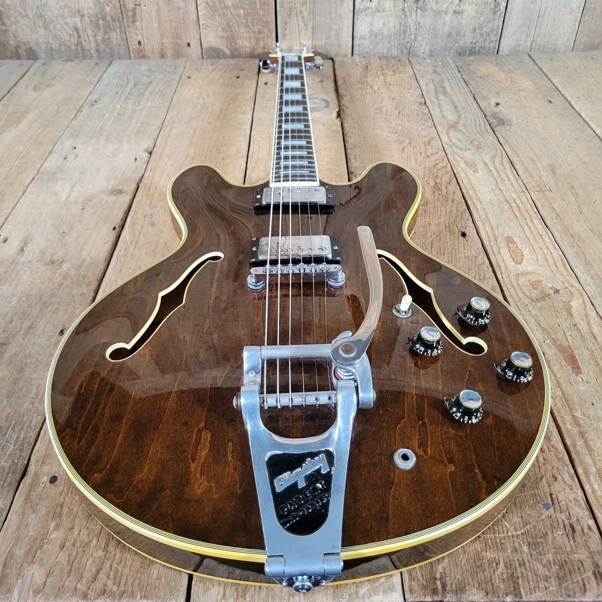 Gibson ES - 355 TDW Mono 1972 Walnut — No Varitone, Factory Bigsby - Mahar's Vintage Guitars
