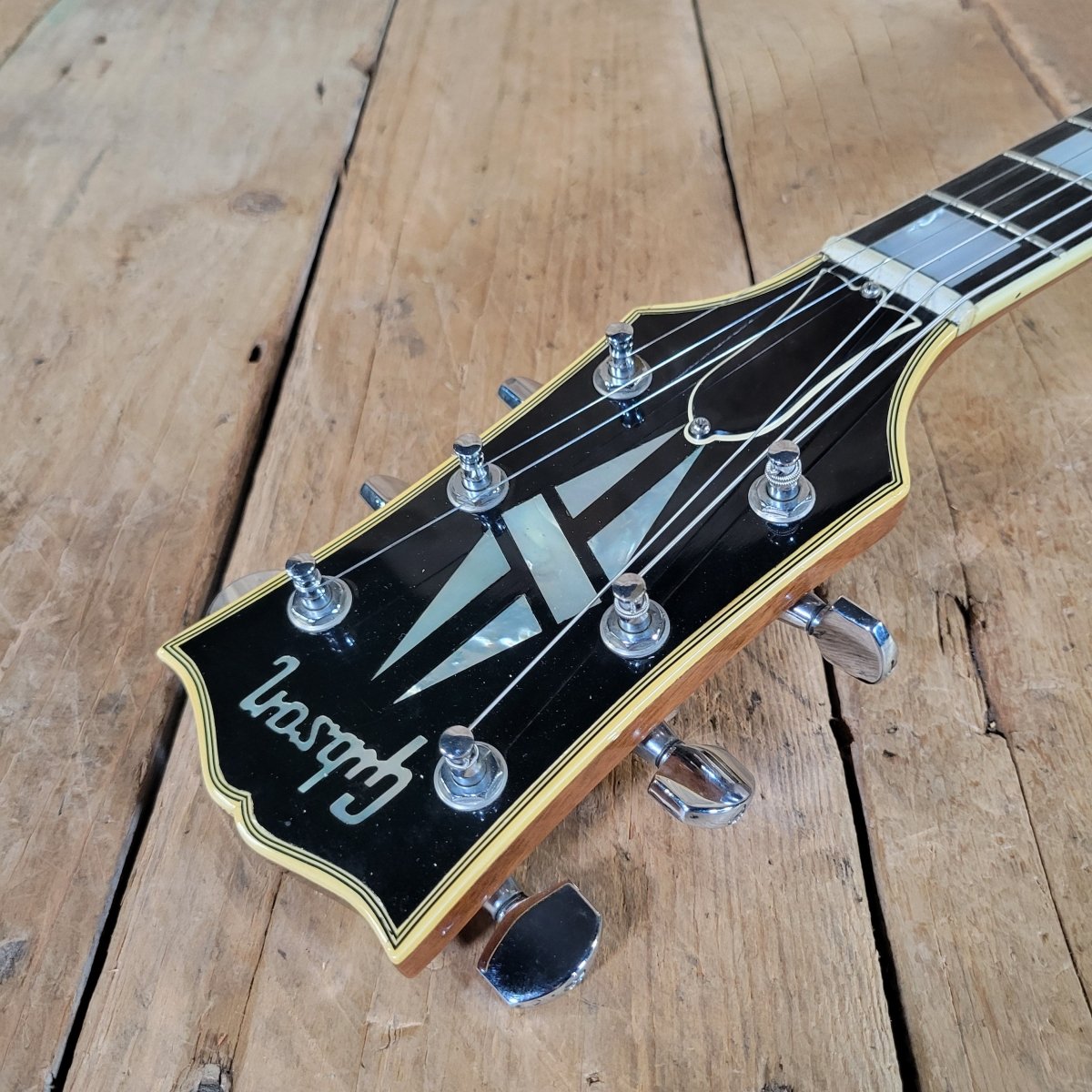 Gibson ES - 355 TDW Mono 1972 Walnut — No Varitone, Factory Bigsby - Mahar's Vintage Guitars
