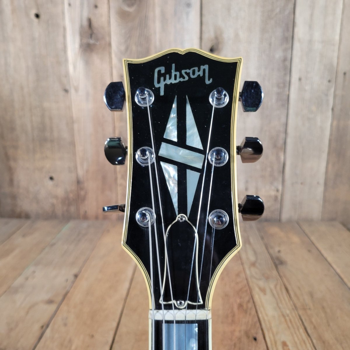 Gibson ES - 355 TDW Mono 1972 Walnut — No Varitone, Factory Bigsby - Mahar's Vintage Guitars