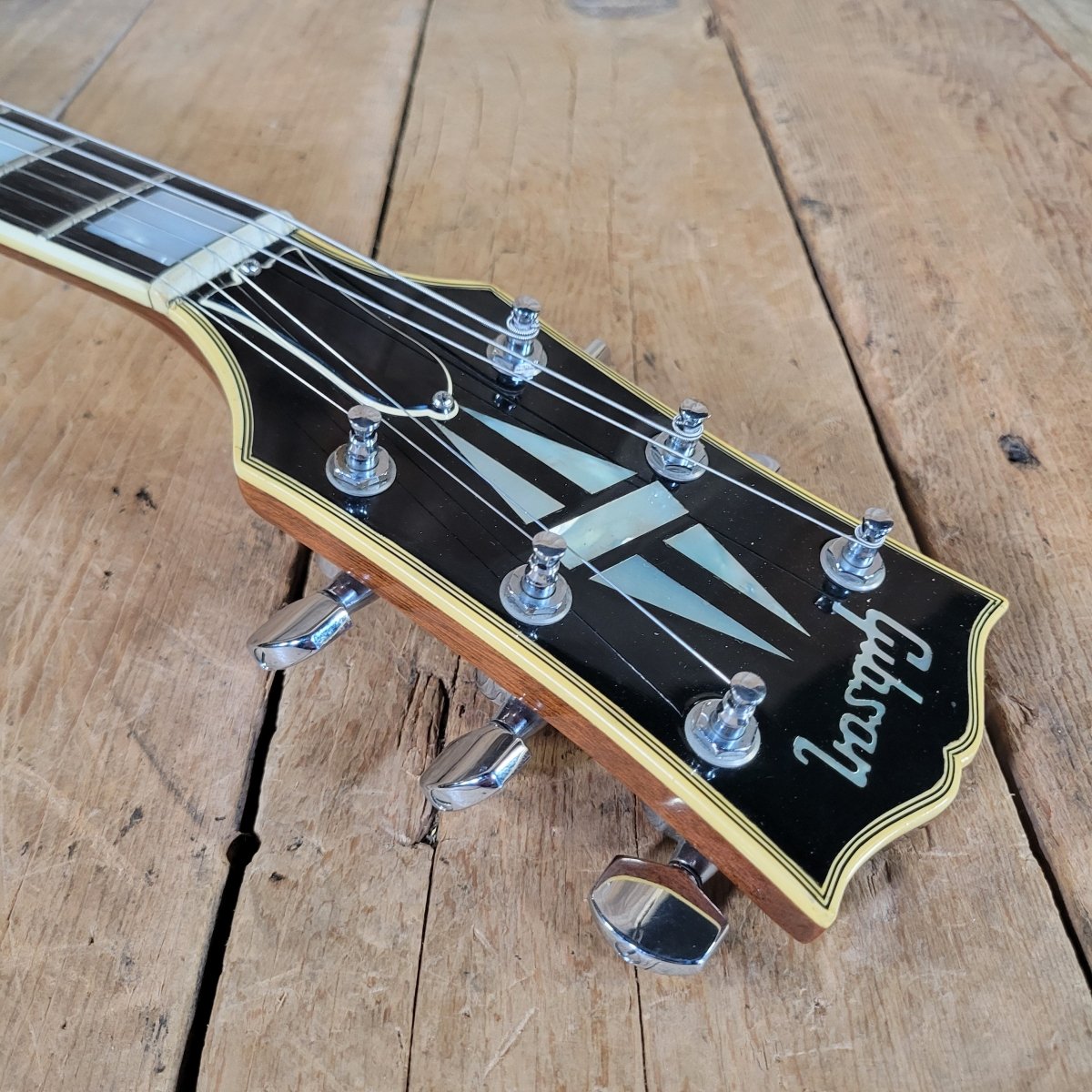 Gibson ES - 355 TDW Mono 1972 Walnut — No Varitone, Factory Bigsby - Mahar's Vintage Guitars