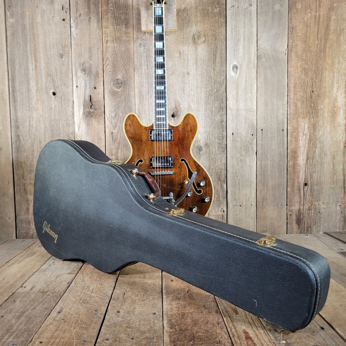 Gibson ES - 355 TDW Mono 1972 Walnut — No Varitone, Factory Bigsby - Mahar's Vintage Guitars