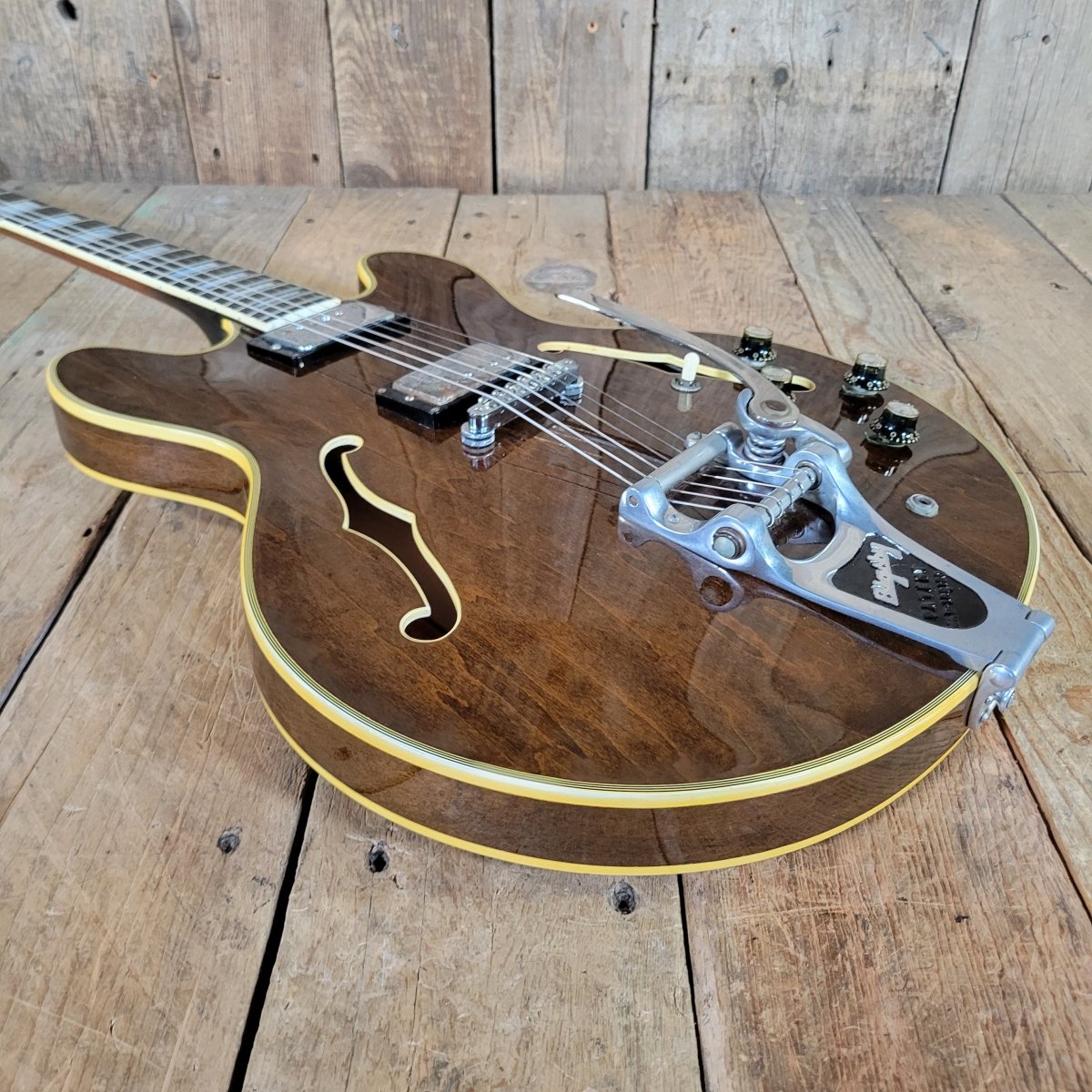 Gibson ES - 355 TDW Mono 1972 Walnut — No Varitone, Factory Bigsby - Mahar's Vintage Guitars