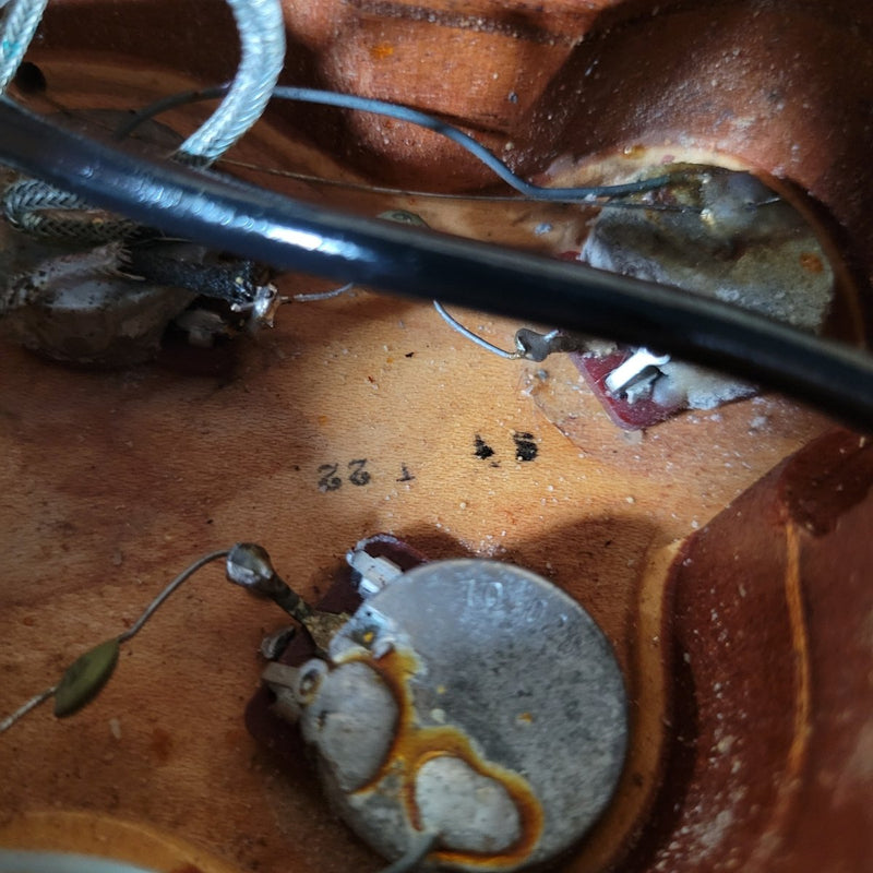 Gibson Les Paul Deluxe Gold Top 1974 - Mahar's Vintage Guitars