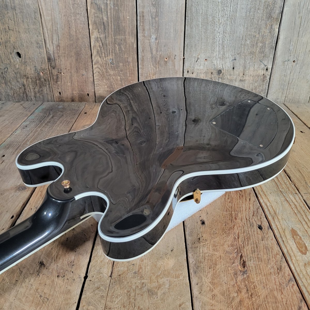 Gibson Lucille 80th Birthday 2005 27 of 80 Made MINT - Mahar's Vintage Guitars