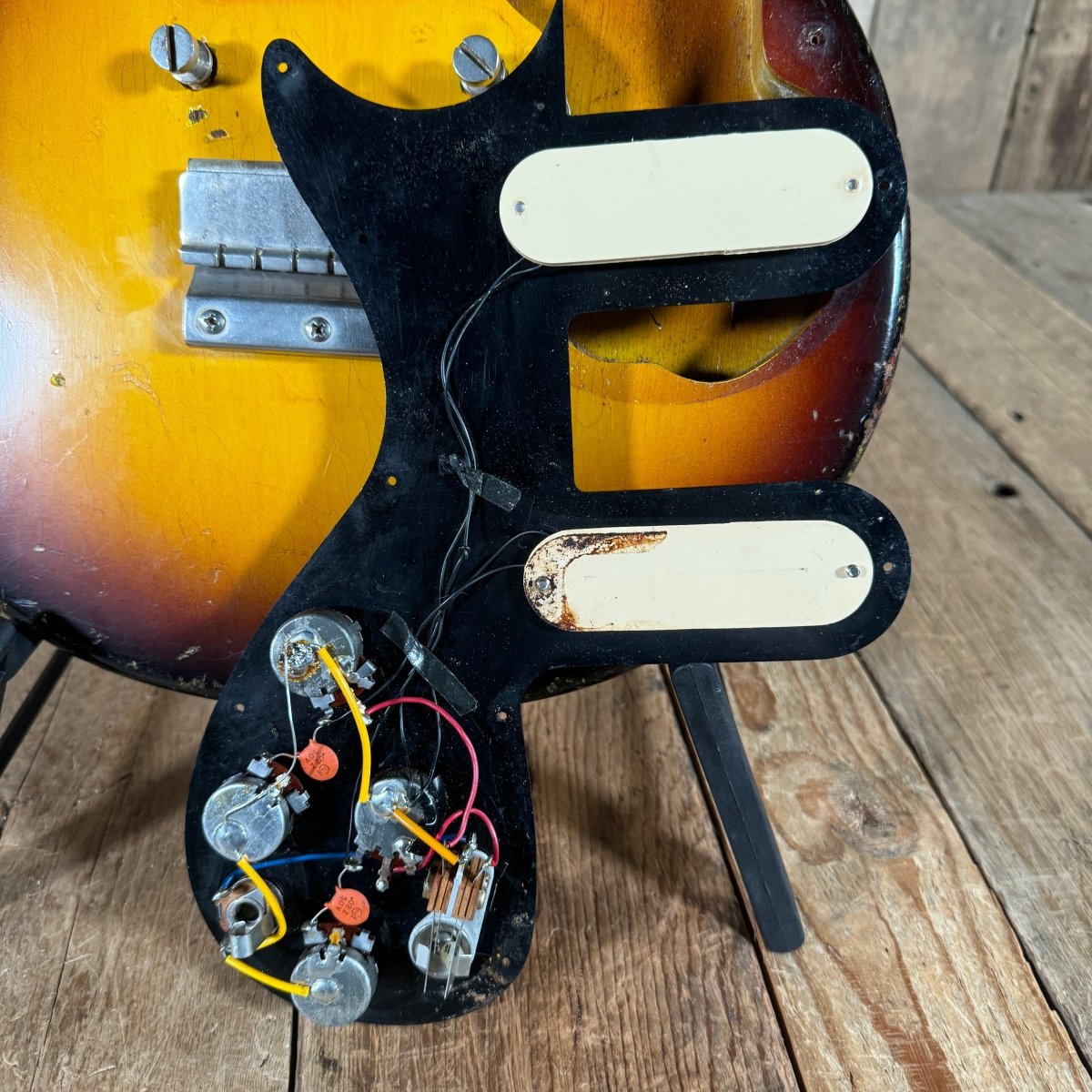 Gibson Melody Maker D 1962 or 1963 Sunburst – Mahar's