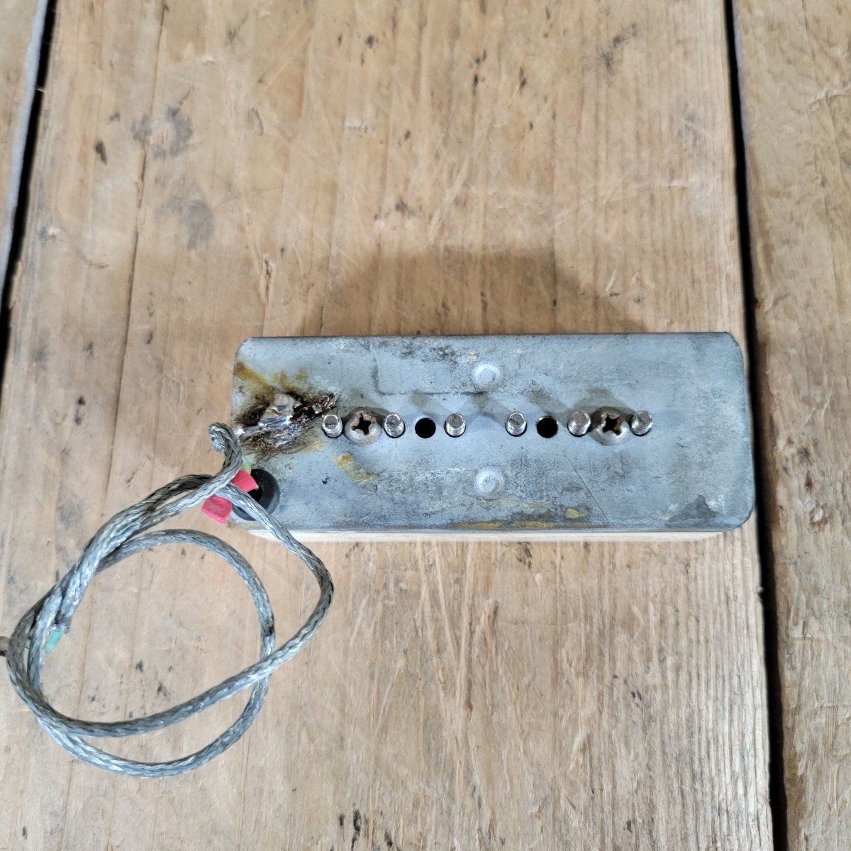 Gibson P - 90 Soapbar Pickup 1950s–1960s w/ Original UC - 452B Butyrate Cover — Kalamazoo - Mahar's Vintage Guitars