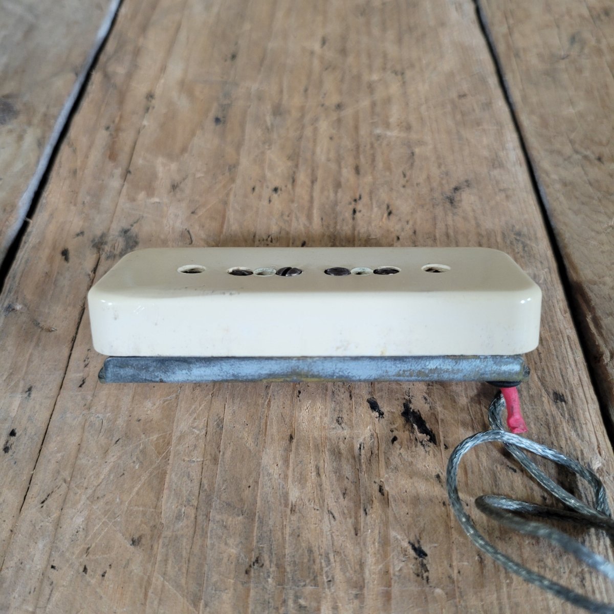 Gibson P - 90 Soapbar Pickup 1950s–1960s w/ Original UC - 452B Butyrate Cover — Kalamazoo - Mahar's Vintage Guitars