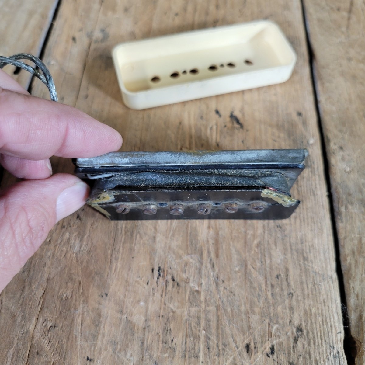 Gibson P - 90 Soapbar Pickup 1950s–1960s w/ Original UC - 452B Butyrate Cover — Kalamazoo - Mahar's Vintage Guitars