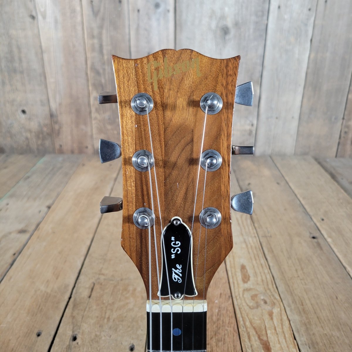 Gibson “The SG” 1979 – Original Chainsaw Case, Vintage Walnut Finish - Mahar's Vintage Guitars